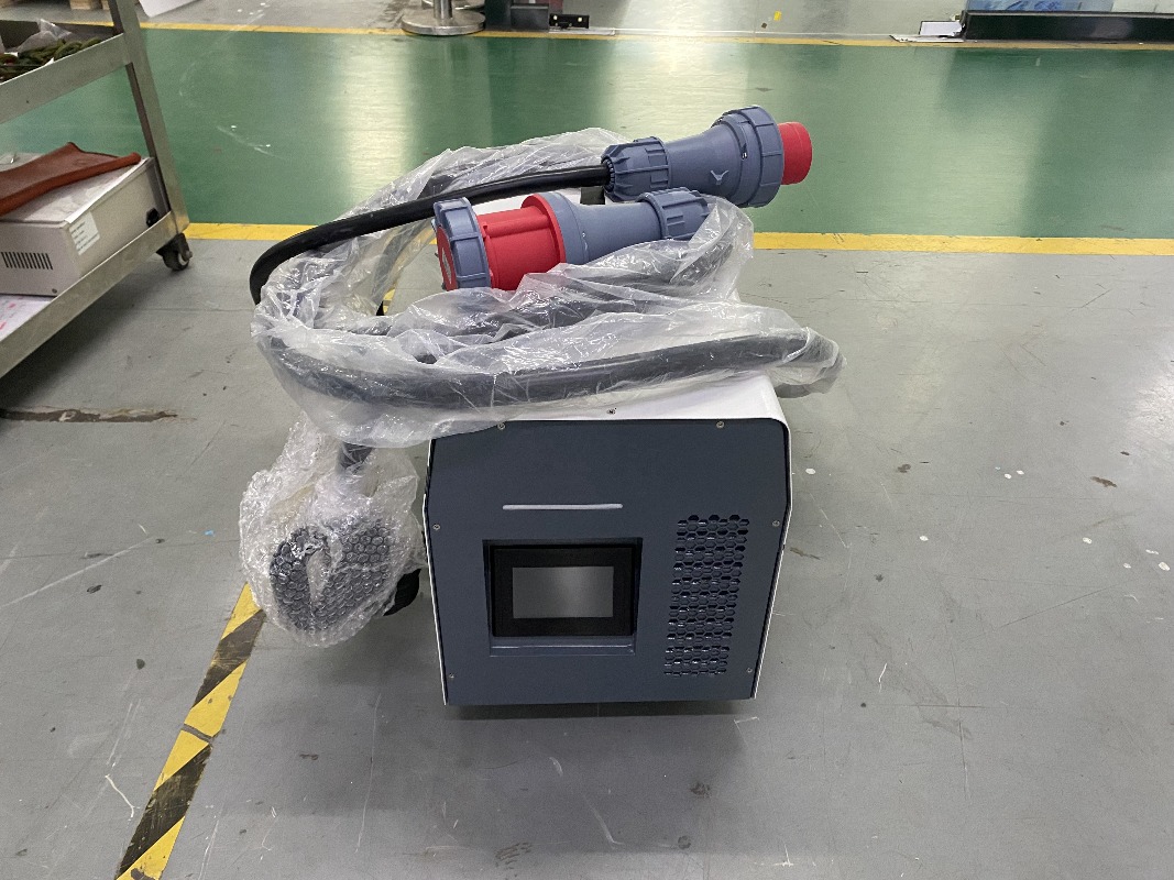 شاحن سيارات كهربائية محمول بقد - مراجعة Portable Dc Fast Charger 20Kw Ccs2 وسعره